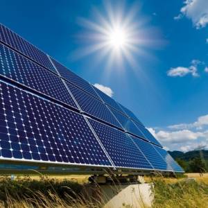 Renfe sigue los pasos de Aena y apostará por el autoconsumo fotovoltaico con placas solares en sus instalaciones