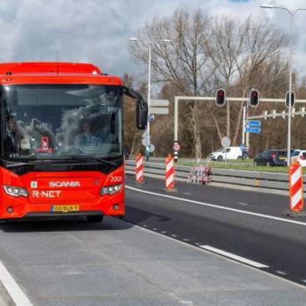 Holanda estrena dos tramos de carreteras con paneles solares