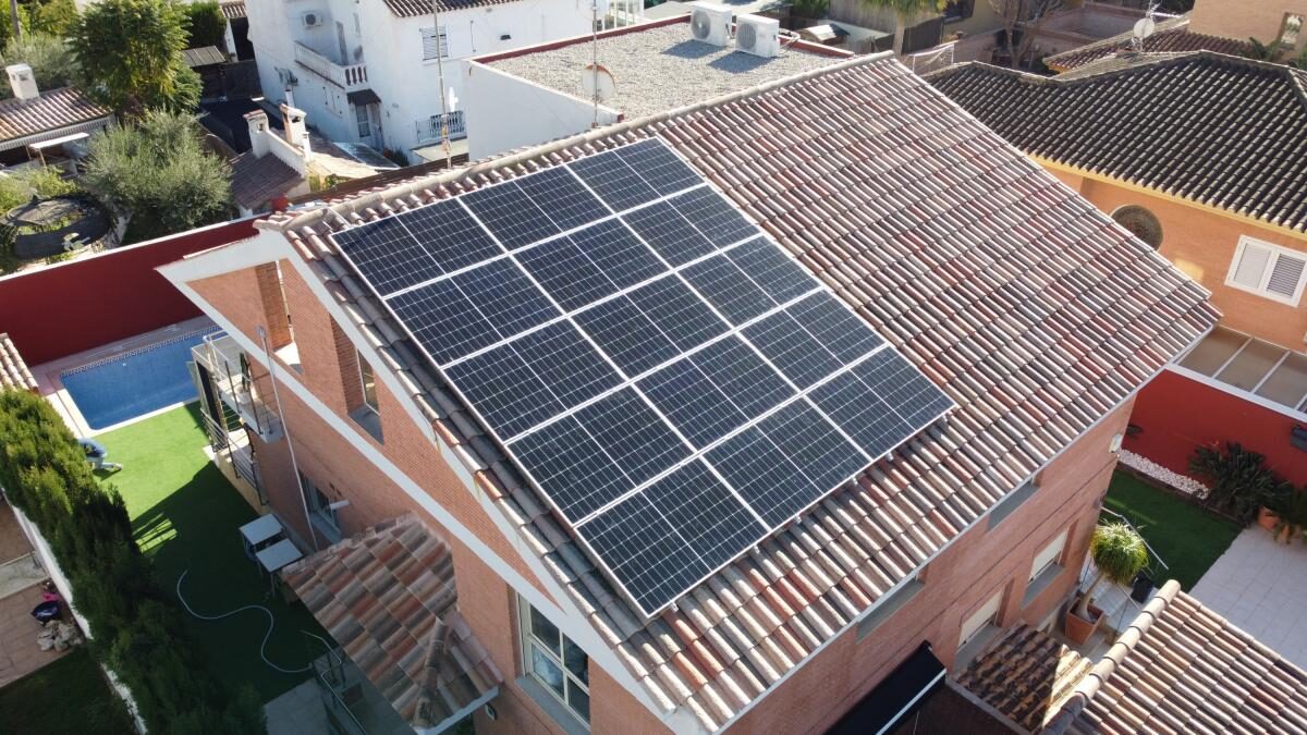Instalar placas solares: esto es lo que debes saber