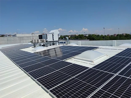 Norauto apuesta por las renovables y comienza su despliegue de plantas fotovoltaicas para el autoconsumo de sus tiendas y talleres