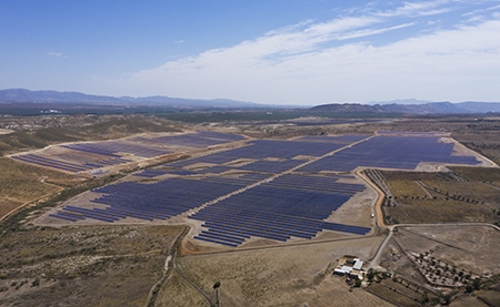 Aquila Clean Energy conecta dos plantas fotovoltaicas con una capacidad total instalada de 80 MW en Almería