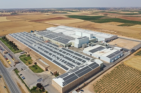 Endesa X pone en marcha cuatro plantas solares de 9,60 MW