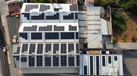 Merkacristal instala en su sede de Benicarló más de 600 paneles solares